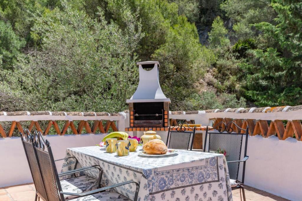 Holiday home Casa Rosa, Con Encanto Y Piscina Climatizada Frigiliana
